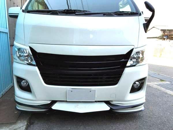 日産NV350キャラバンのアイライン